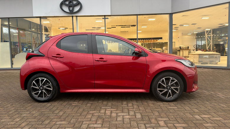 Toyota Yaris 1.5 Hybrid Design 5dr CVT Hybrid Hatchback